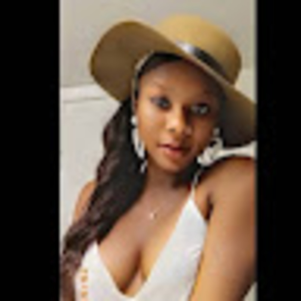 Meet your Posher, Tee